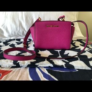 Mini MICHAEL KORS crossbody saffiano leather bag